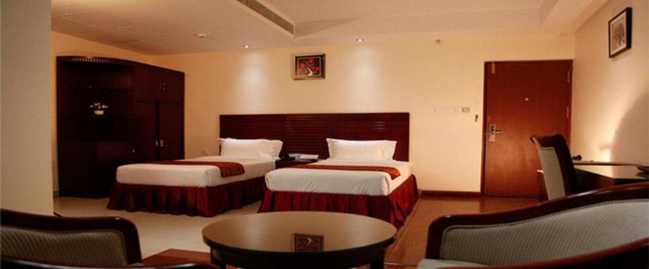 Hotel Hiton Perintalmanna Extérieur photo