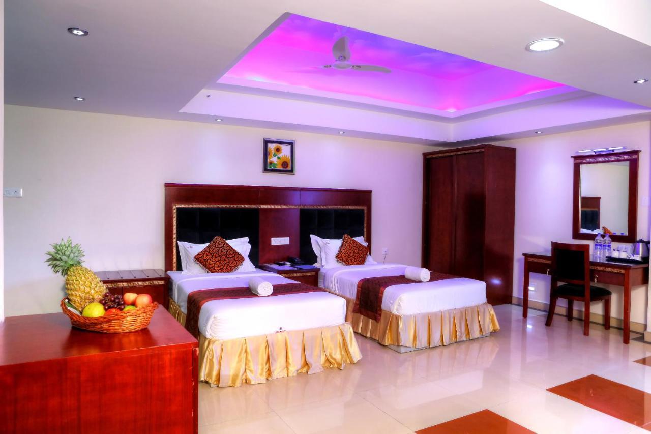 Hotel Hiton Perintalmanna Extérieur photo