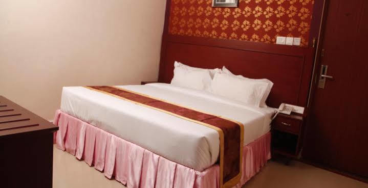 Hotel Hiton Perintalmanna Extérieur photo