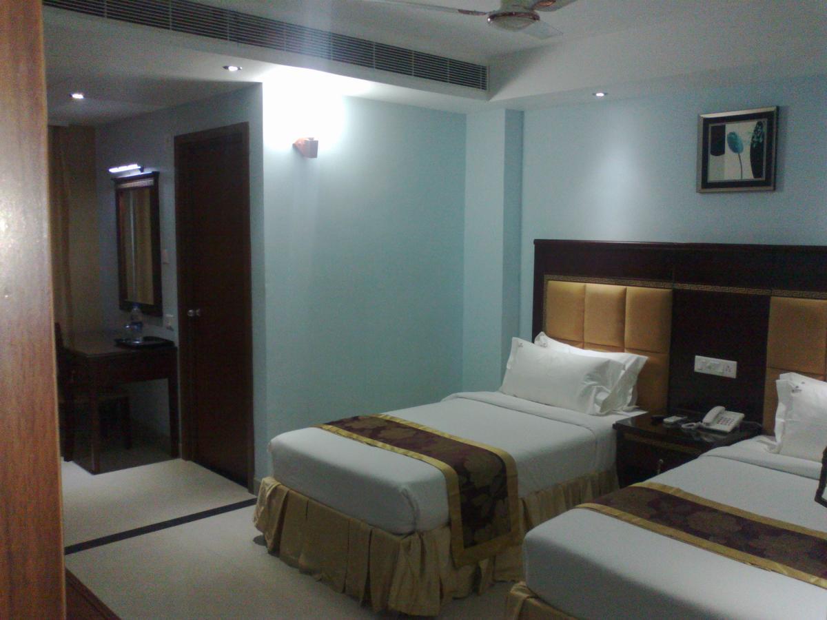 Hotel Hiton Perintalmanna Extérieur photo